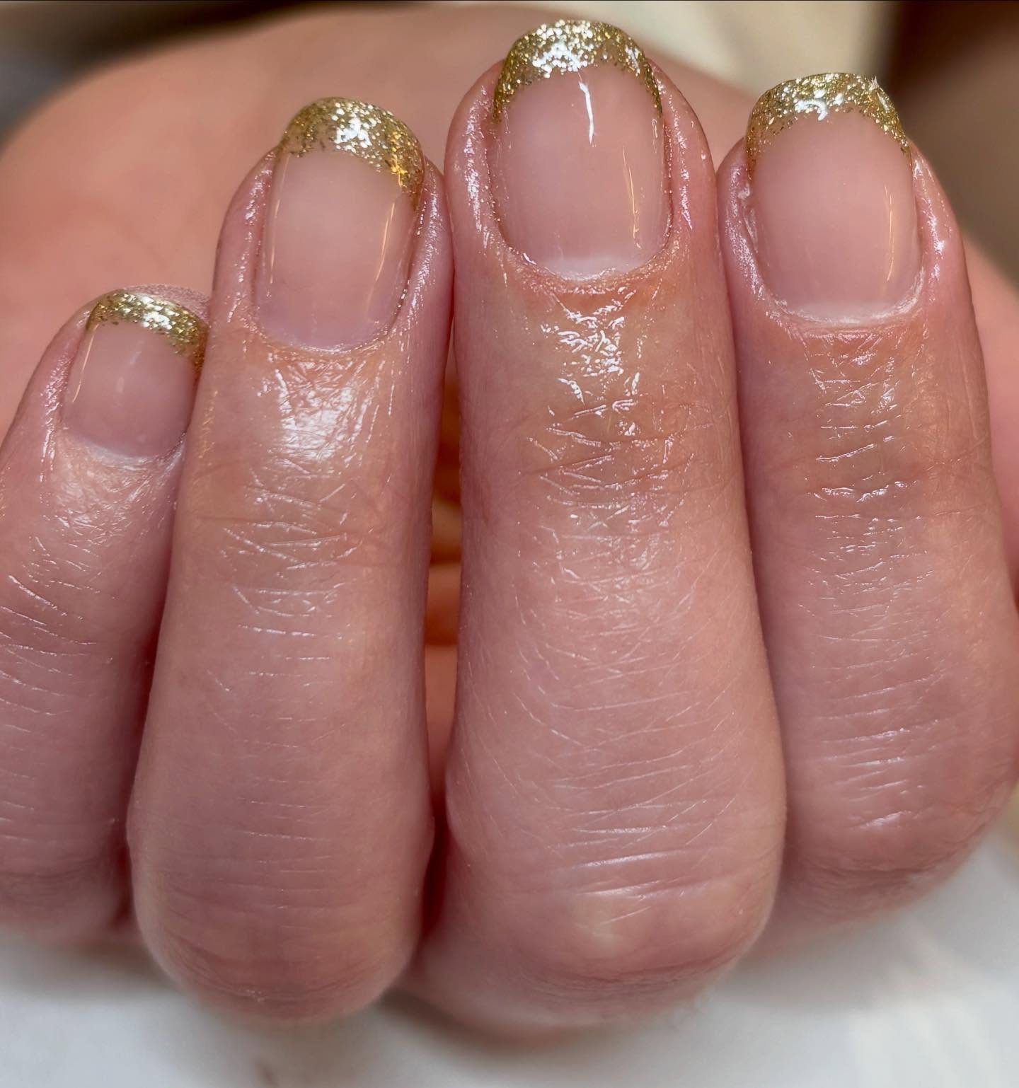 Golden hour, but make it nails ✨
Soft nudes finished with a delicate gold sparkle tip—simple, classy, and just a little bit extra 💫

Perfect for those who love minimal with a hint of glam 🤍✨
#GoldFr