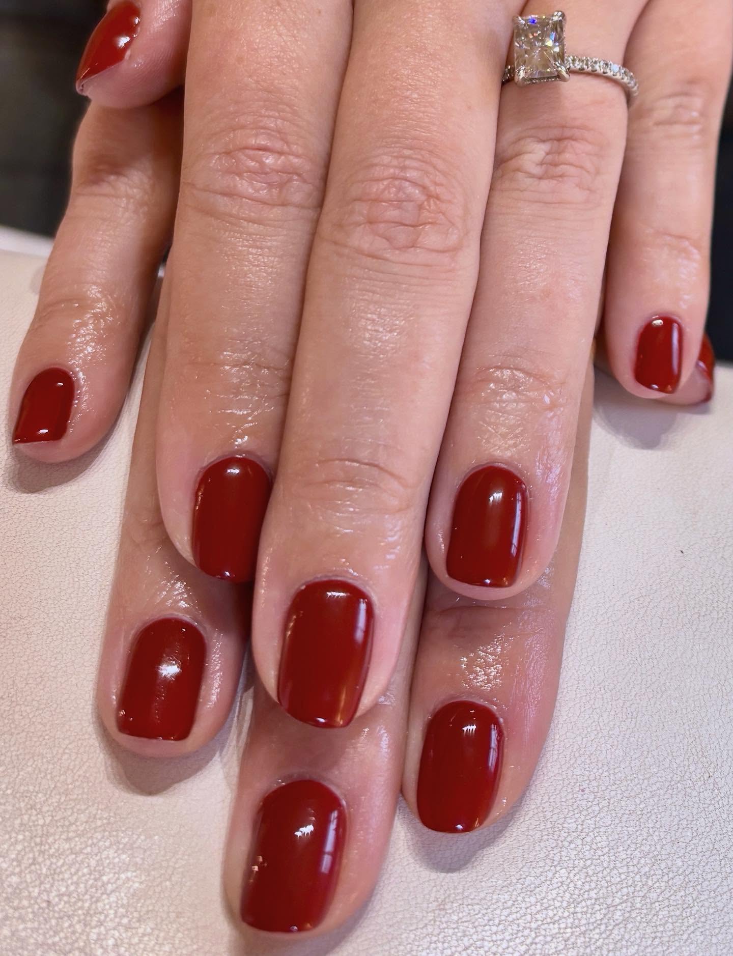 Check out this new colour I now have in the salon from Apres 😍 Book your autumn nail set today! 🍁 - Gel polish manicure 💅🏻 #nailsbyabby #après #gelpolish #nailsnorthampton #nailtechnorthampton #na
