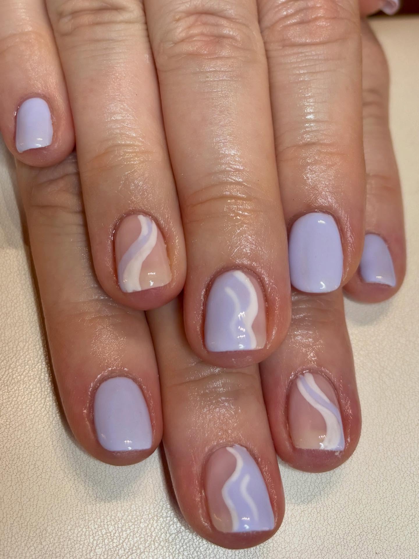 Proof that subtle can still be powerful ✨
Clean lines, calm tones, and a little reminder that progress is beautiful at every pace 💅🏻
Let your nails reflect the season you’re growing into 🩵