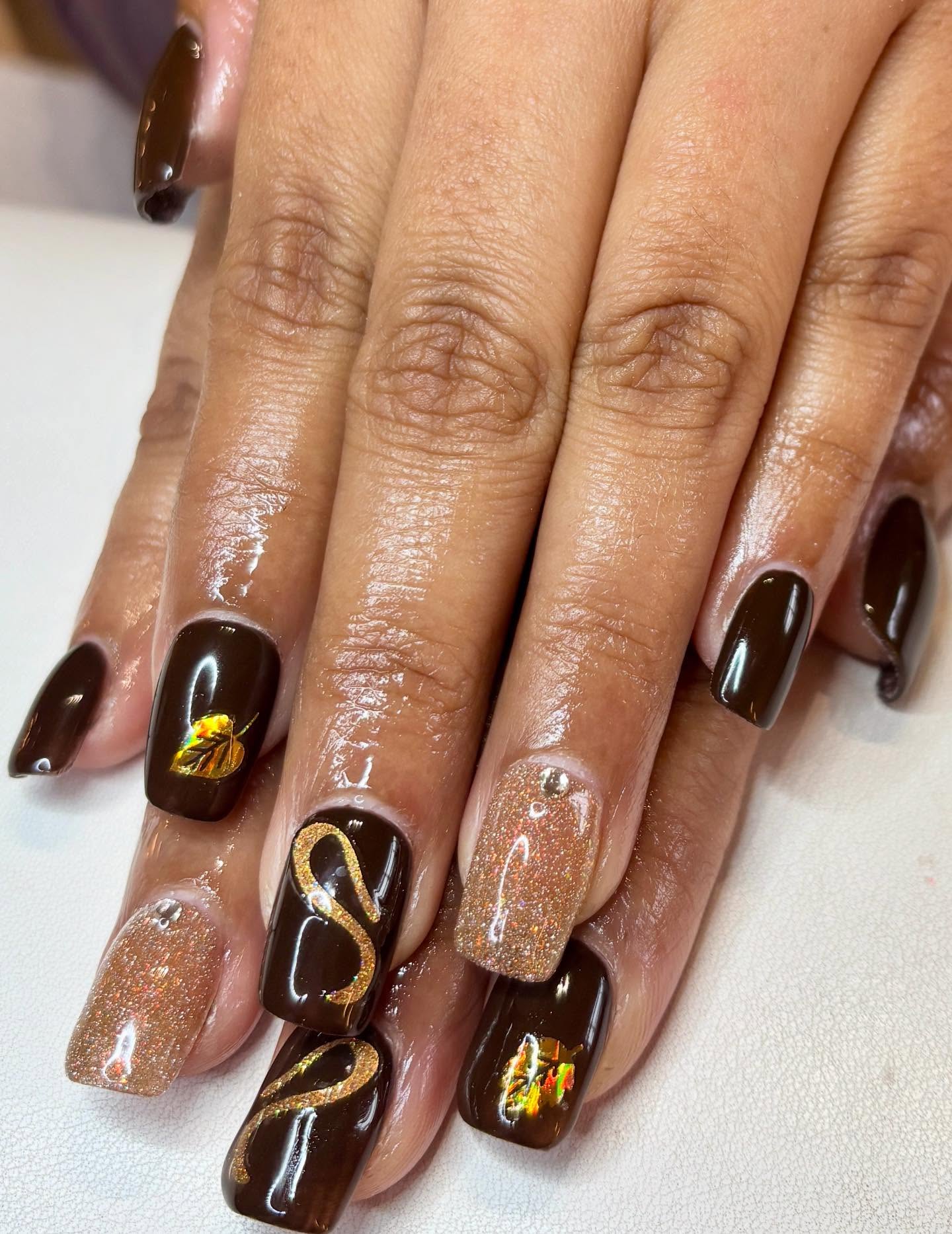 Loving these autumn sets! 😍🍁 Gel X Extensions with design ✨#nailsbyabby #gelxnailtech #apresgelx #northamptonnails #northamptonnailtech #northamptonnailsalon #dustonnails #dustonnailtech #dustonnail