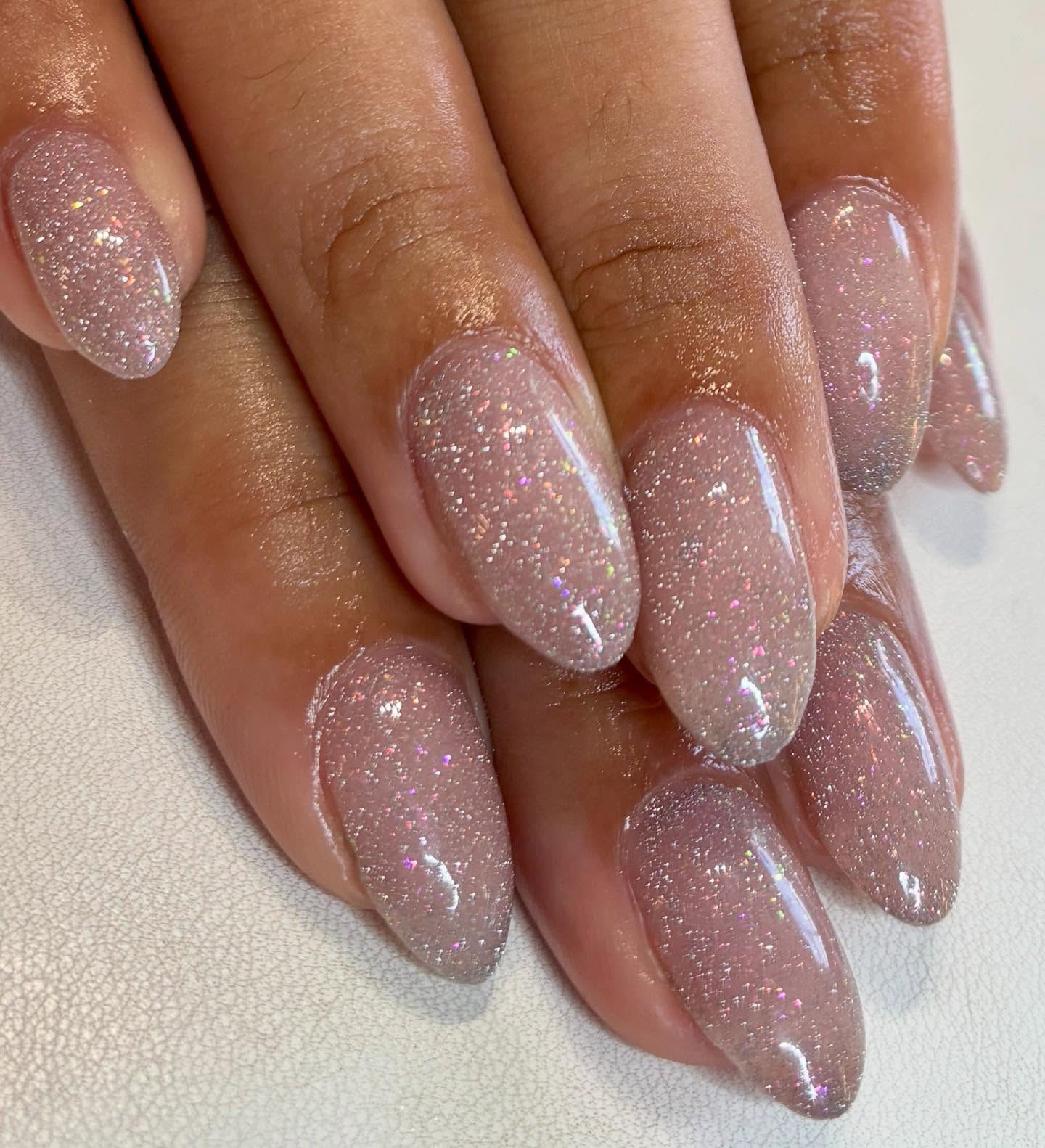Builder gel overlay and gel polish on natural nails! ✨🩷 I’m loving the new colours in the salon at the moment! This one is from the Apres astral collection and these polishes are so beautiful! 😍💅🏻