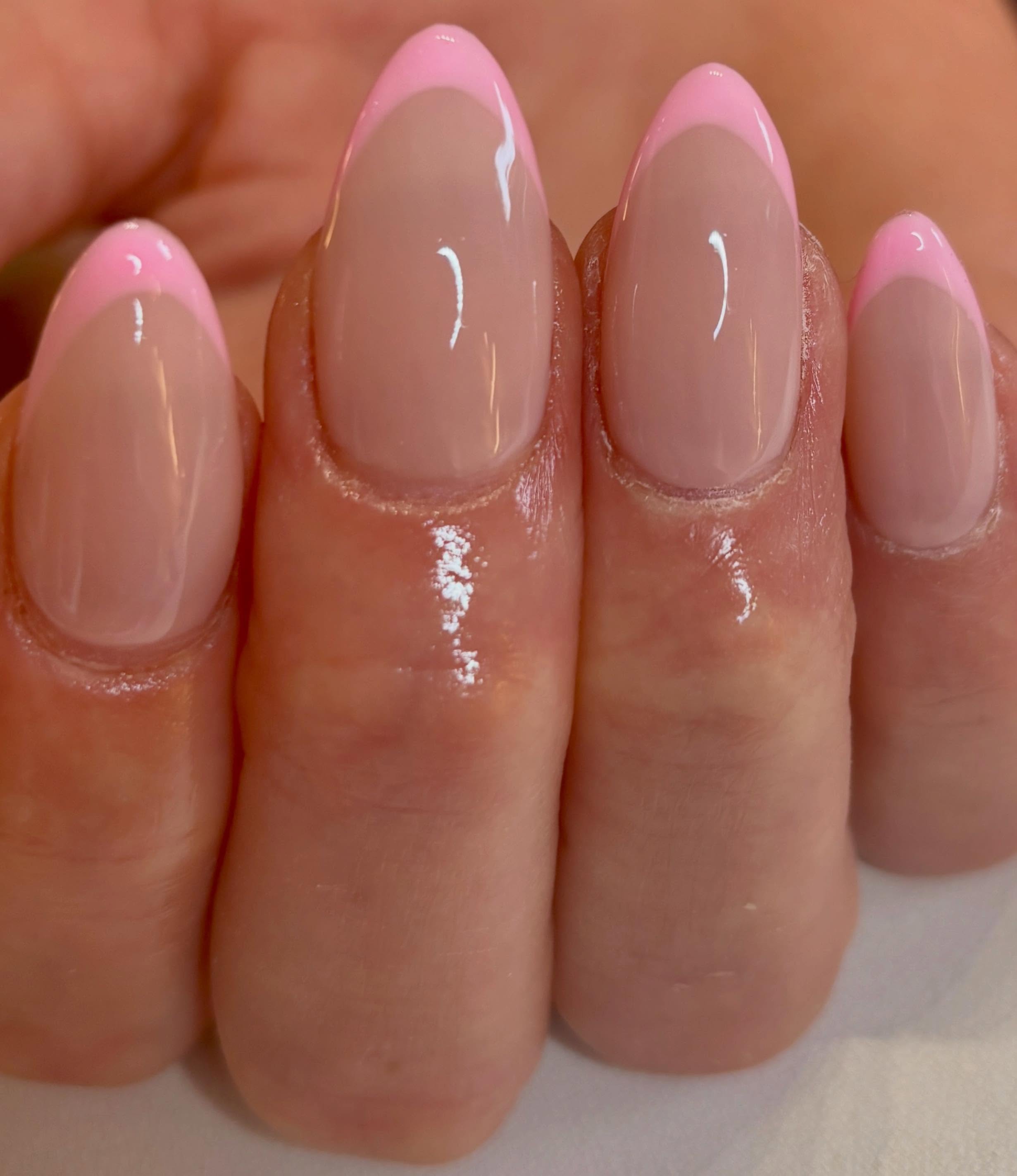 These are giving soft pink + sunshine energy 🌸☀️

Sunny days are finally making an appearance ☀️💗 and these fresh Gel X extensions understood the assignment ✨ Soft pink French tips for that clean, glo